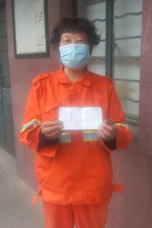 文明先锋｜舟山市金塘环卫工捡到10万承兑汇票物归原主!